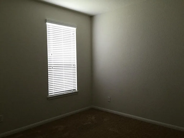 1103 Messina Ln — Photo 10