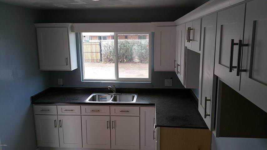 2nd image of 4333 W. Weldon Ave