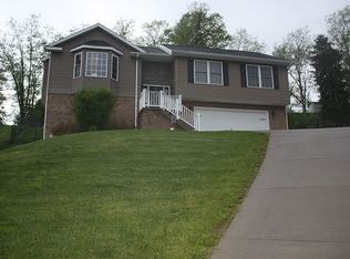 8 Coolview Ln, Bridgeport, WV 26330