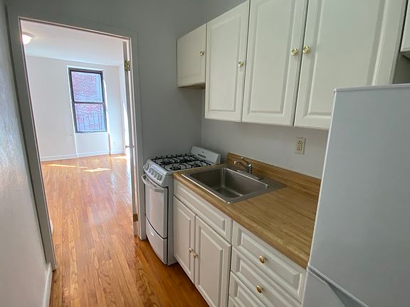 5th image of 1109 1st Ave APT 5B