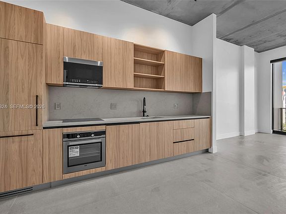 4th image of 91 NW 27th St #201