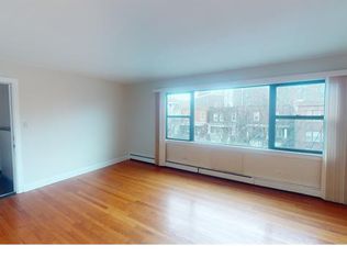 9050 S Escanaba Ave, Chicago, IL