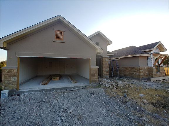 3rd image of 2673 Highland Trl
