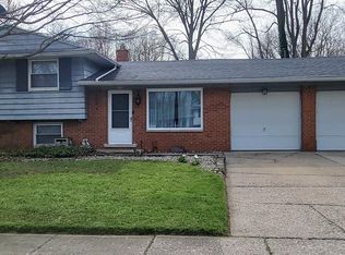 7303 Cranbrook Dr, Lambertville, MI 48144