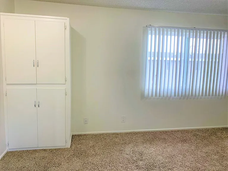 12911 Galway St — Photo 12