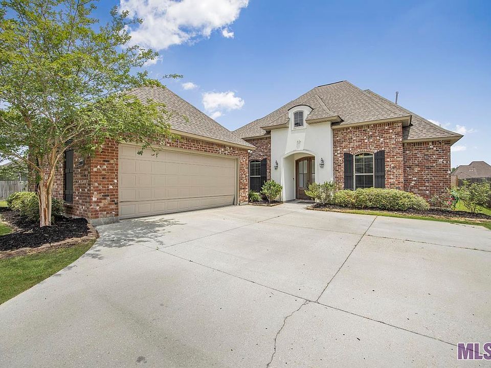 1st image of 30824 Creek Valley Dr