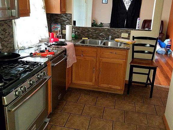 4th image of 1511 N Pierson Ave