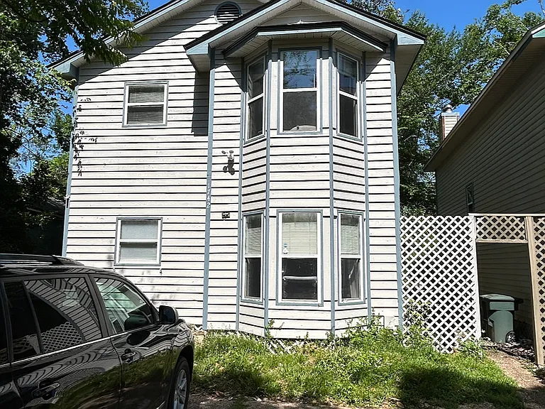 1742 Nestlewood Ln — Photo 1