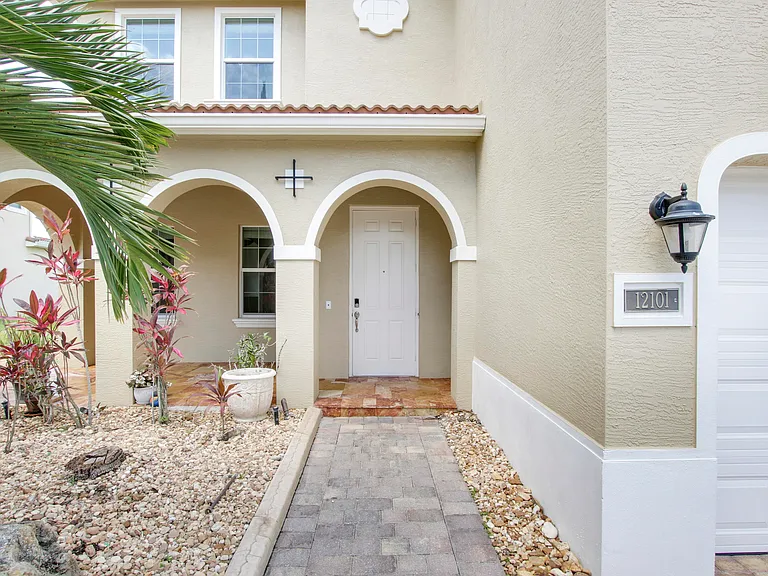 12101 SW Aventino Dr — Photo 7