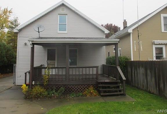 3rd image of 135 Dunlop Ave