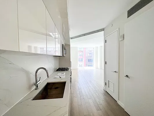 Rented by Villa Spaces Inc. | media 23