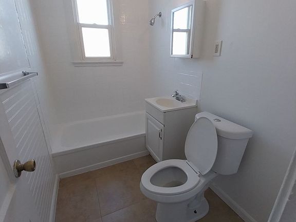 4th image of 4148 S Hooker St #4148