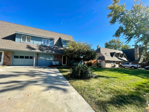 2926 SW Arrowhead Rd, Topeka, KS 66614