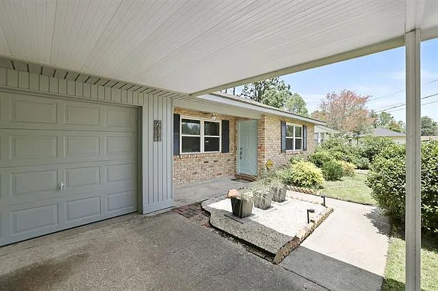 3 bed, 2.0 bath, 1685 sqft, $1,900 — Photo 3