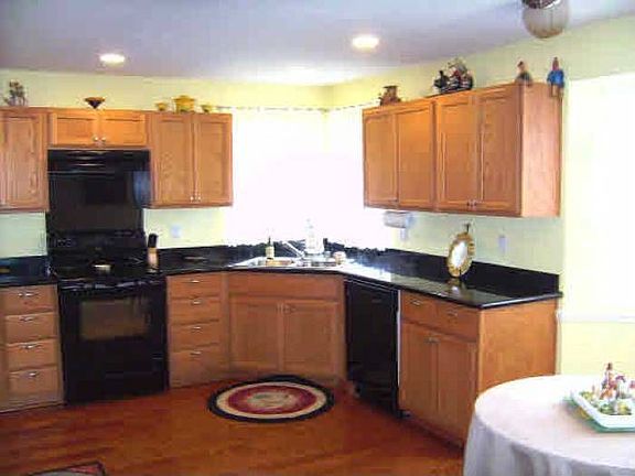 3rd image of 16-2051 Emerald Dr