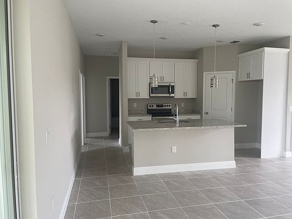 3rd image of 334 Drum Ct