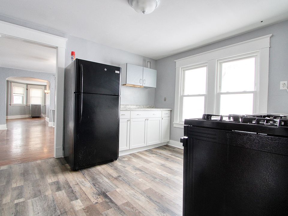 1st image of 171 Lafayette Ave APT 3