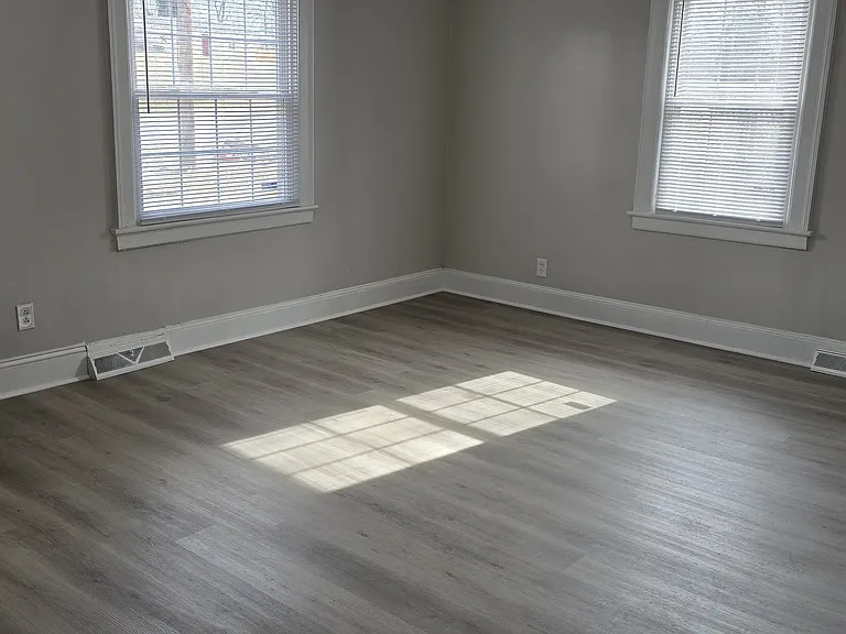 207 Maple Ln — Photo 5