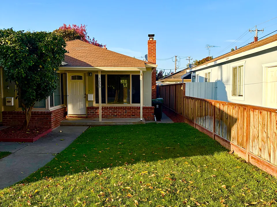 3033 Peralta Blvd