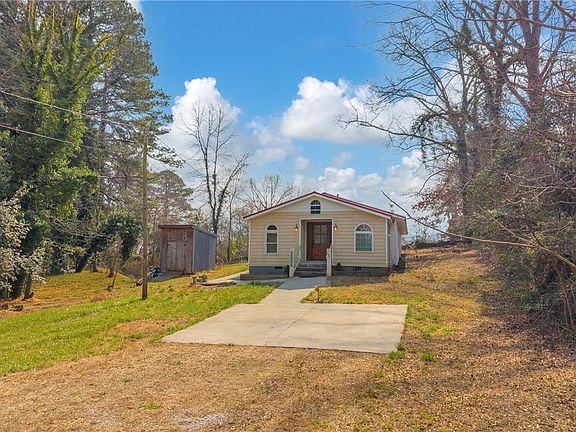 2nd image of 307 Moore Ave