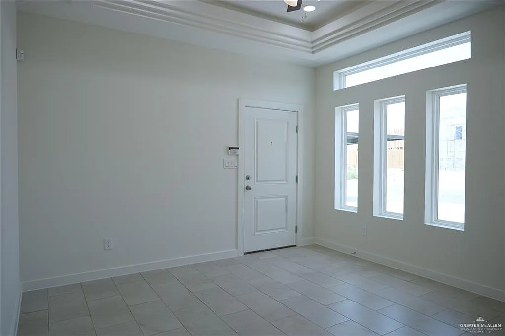 2 bed, 2.0 bath, 902 sqft, $1,250 — Photo 4