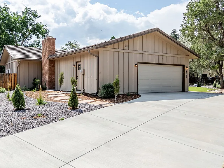 6468 Hawkeye Cir — Photo 1