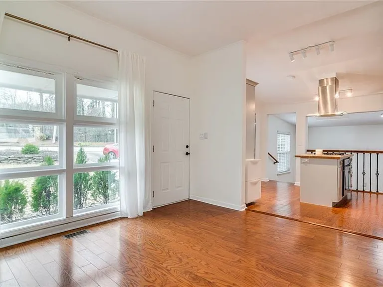 1756 Dresden Dr NE — Photo 4