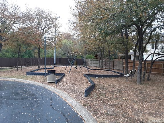 5th image of 10715 Apple Springs