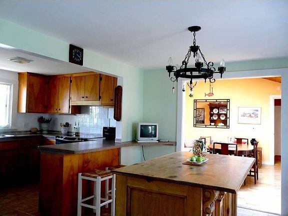 Kitchen to Dining Room