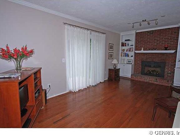 4th image of 43 Bramblewood Ln