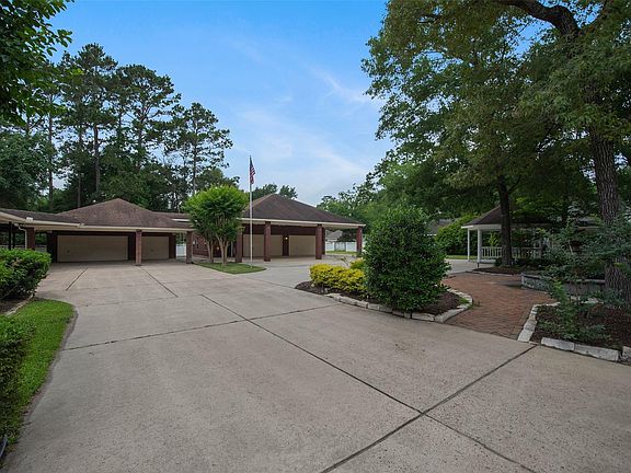 4th image of 700 Carriage Hills Blvd