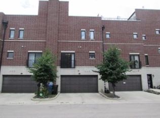 2844 S Pitney Ct, Chicago, IL 60608