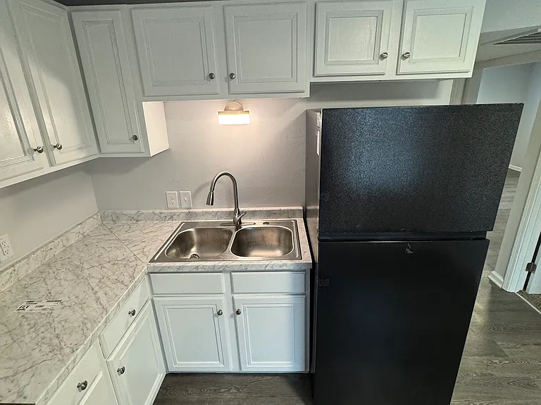 Sunrise Valley Apartments — Photo 14