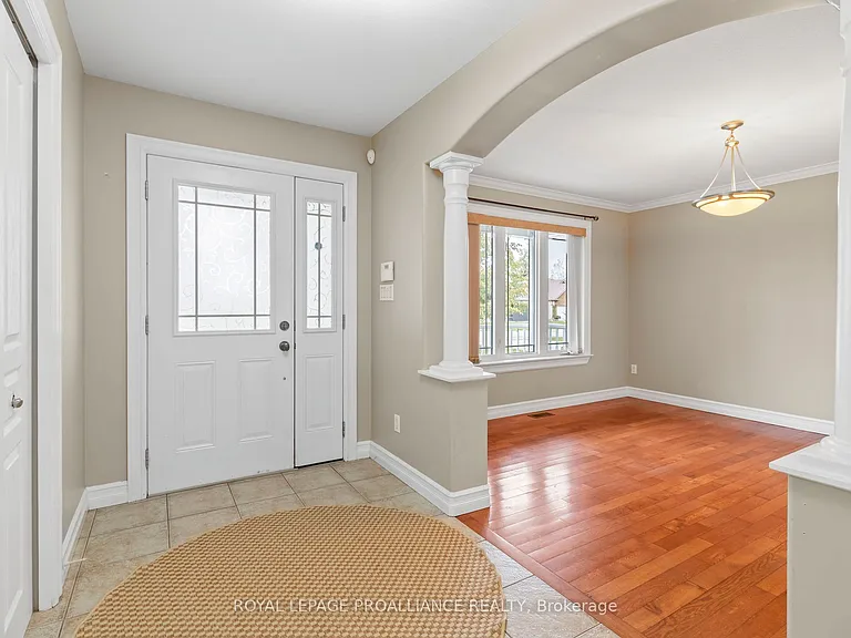 1009 Crestwood Dr — Photo 6