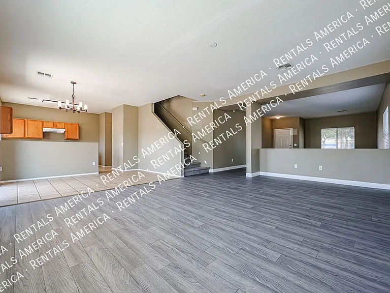 1356 E Clifton Ave — Photo 10