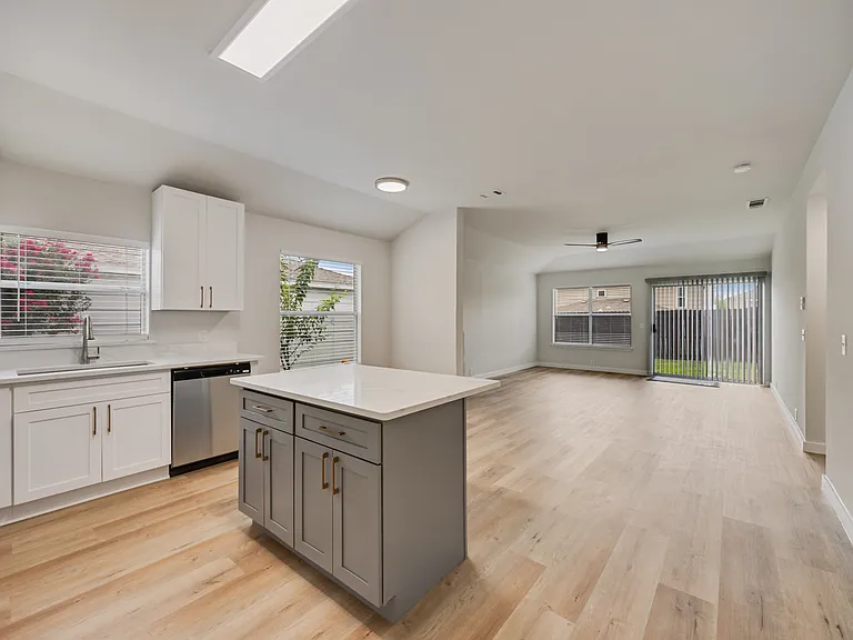 7127 Larkin Dr — Photo 6