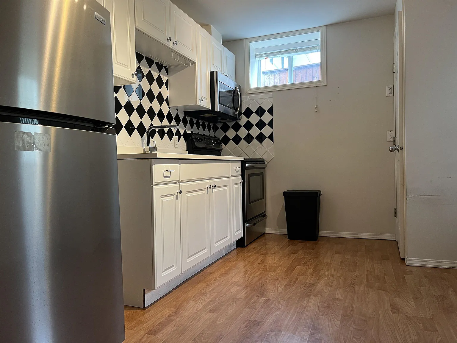 2 bed, 1000 sqft, $2,190 — Photo 4