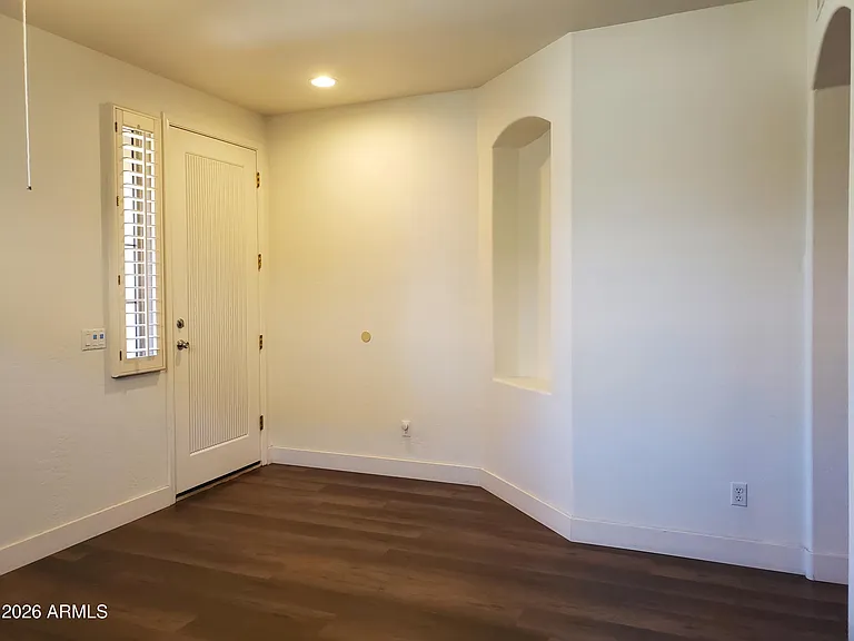 2430 E Darrel Rd — Photo 9