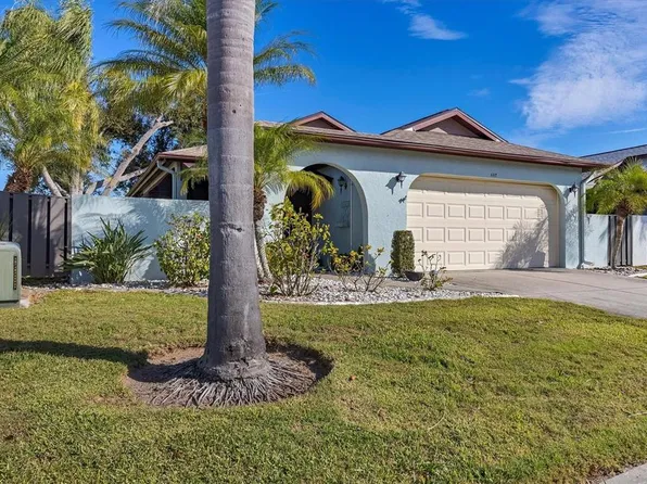 687 Linden Dr, Englewood, FL 34223