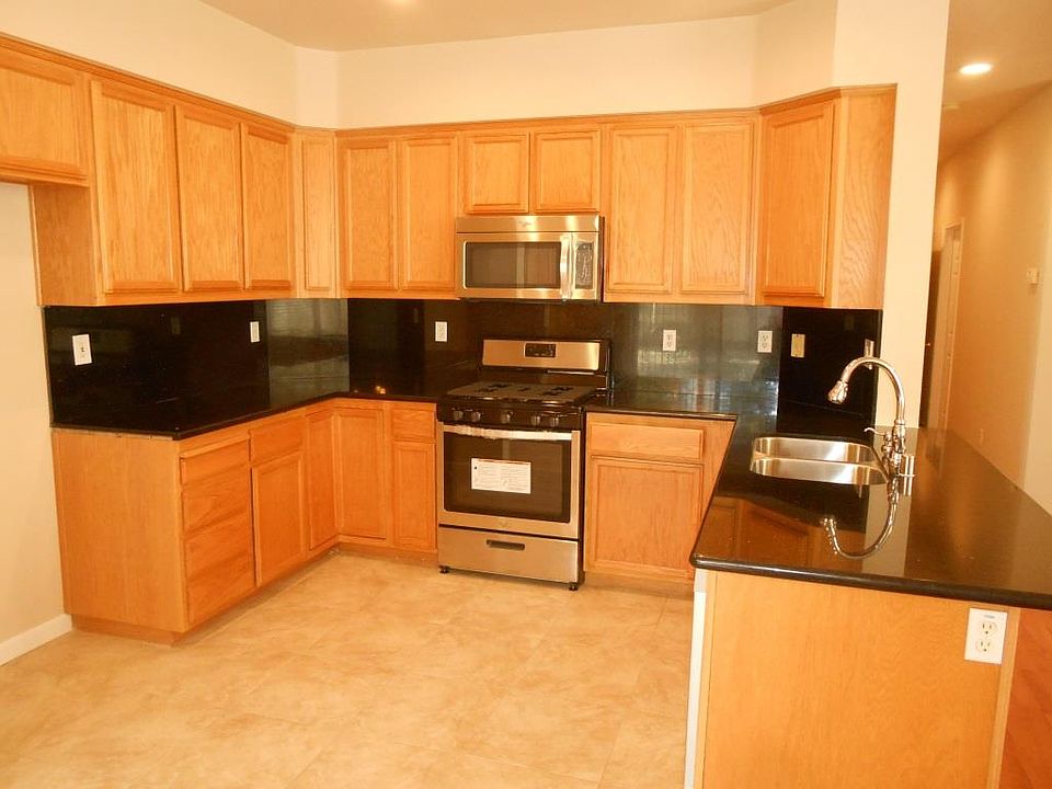 1st image of 2589 Almanor Dr