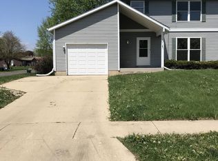 501 Gale St, Elgin, IL 60123