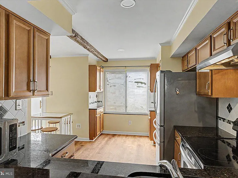 2282 Suzann Dr — Photo 9