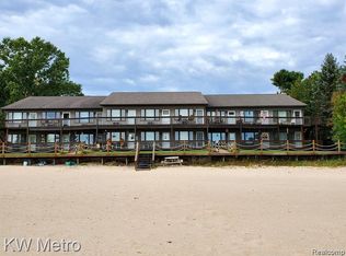 5226 Washington Ave #102, Oscoda, MI 48750