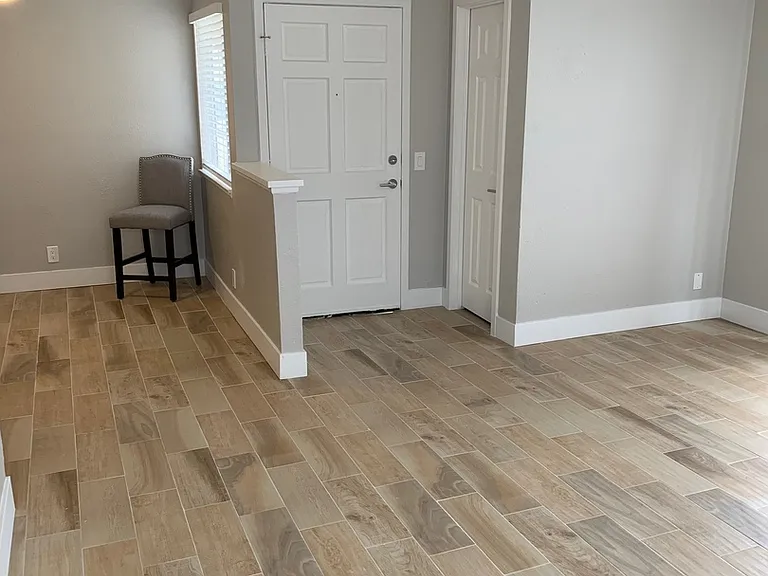 642 W. Maple Ave. Apts. — Photo 1