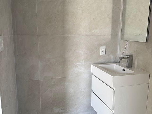 3rd image of 16848 McCormick St #16848