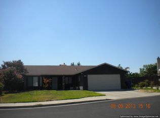 2906 Ezie Ave, Clovis, CA 93611
