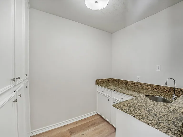 6215 Queensloch Dr — Photo 8