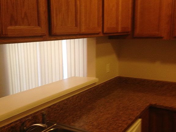 3rd image of 6909 Woodhue Dr