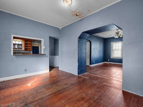 3rd image of 27 N Hanover St