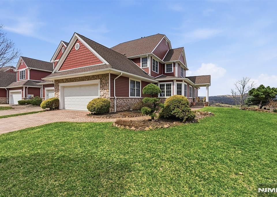 1st image of 19 Rockhall Ct